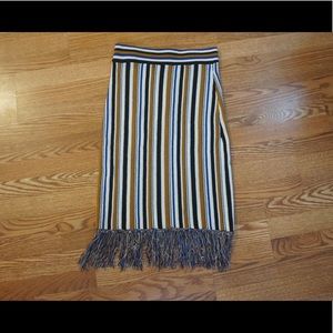 Knit stripped skirt